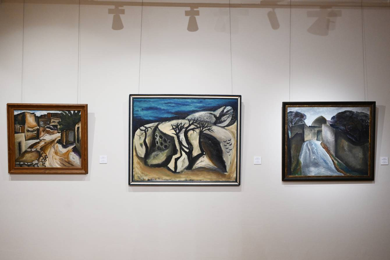 İlham Əliyev, birinci xanım Mehriban Əliyeva və ailə üzvləri “Mənim Abşeronum: Üstə gəl” adlı retrospektiv sərgi ilə tanış olublar 6