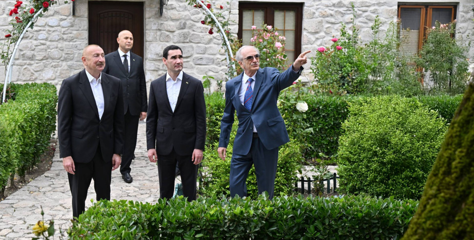 Prezidentlər İlham Əliyev və Sərdar Berdiməhəmmədov Şuşada Bülbülün ev-muzeyində olublar