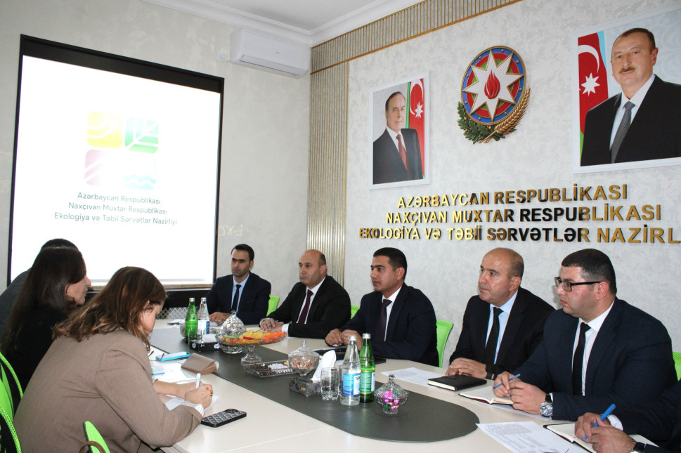 Xanlar Mustafayev Asiya İnkişaf Bankının Azərbaycan üzrə direktoru Sunniya Durrani-Camalın rəhbərlik etdiyi nümayəndə heyəti ilə görüşüb